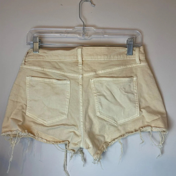 GAP | Women’s Light Yellow Distressed Denim 3” Shorts Size 26 - Picture 2 of 6